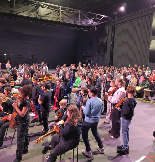 Groep 7 en 8 van Kindcentrum Willem Alexander naar landelijk Kerst Muziekgala